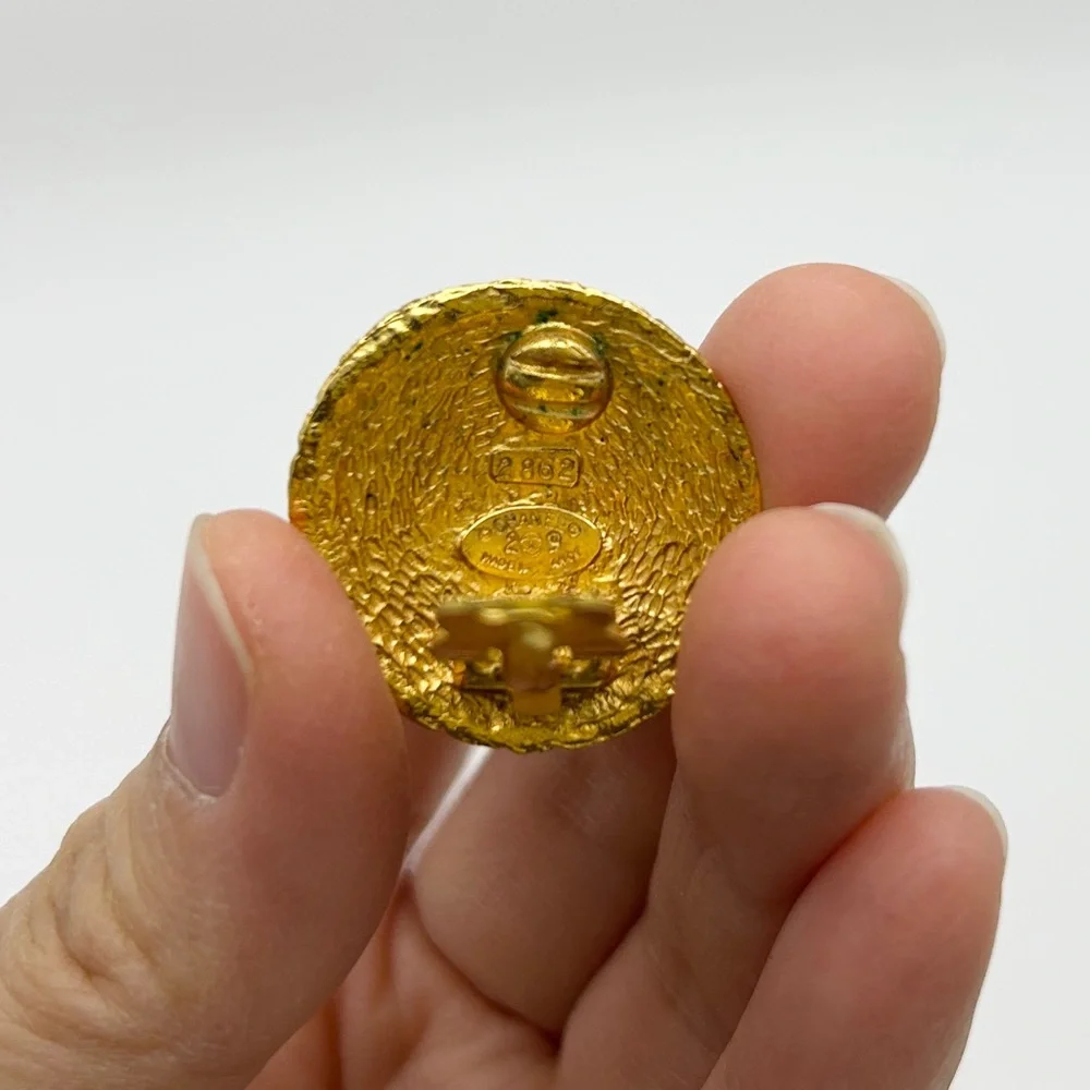 Chanel Vintage CC Button Interwoven Clip-On Earrings - Picture 3 of 4